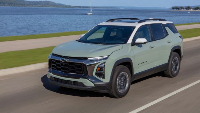 Edmunds small SUV comparison: 2026 Chevrolet Equinox vs. 2026 Hyundai Tucson