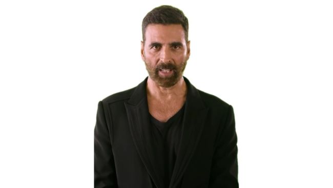 Akshay Kumar's security escort car crashes into auto-rickshaw