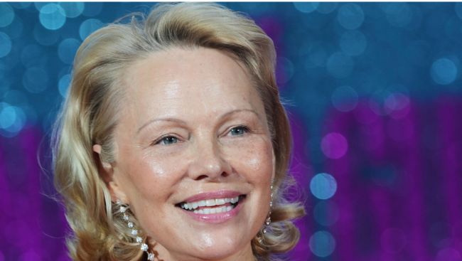 Pamela Anderson leads the way for women who choose to go makeup free