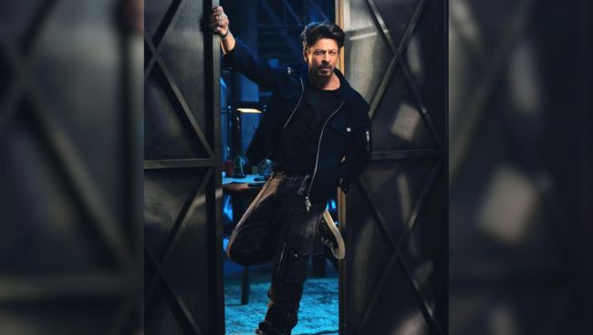 SRK rocks silver-haired look in ‘King’ title announcement on milestone birthday