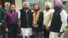 Sufi Singer Hans Raj Hans Joins Congress