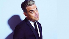 Robbie Williams 'Accidentally' Flirts With 15-year-old