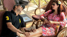 Twinkle Khanna debuts on Twitter as 'mrsfunnybones'