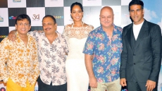 Akshay Kumar unveils 'The Shaukeens' trailer