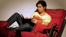 Ali Zafar gets lifetime membership of Lahore Press club