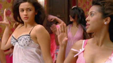 What To Gift Your Beau: Alia Bhatt's V-day Suggestions