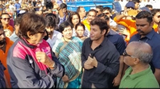 Amitabh Bachchan Supports The Man Behind Versova Beach Clean-Up, Gifts Him Tractor And Excavator