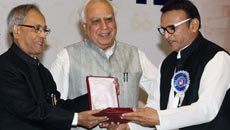 Modern Lyrics Not Up To The Mark: Annu Kapoor