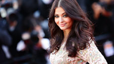 'Business' Of Social Media Kept Aishwarya Rai Away From It
