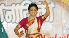 Marathi Actress Ashwini Ekbote Dies On Stage While Performing, Tributes Pour In