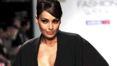 Our friendship goes beyond clothes: Phadnis on Bipasha, Dia