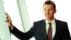 Brett Lee to star in 'UnIndian' with Tannishtha Chatterjee