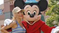 Pregnant Christina Aguilera shoots nude