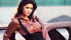 Daisy Shah Fine With Turning Sensuous And Evil For 'Hate Story 3'