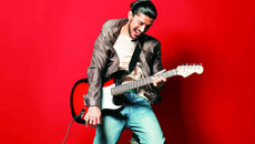 Keep Inspiring Anushka: Farhan Akhtar