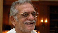 Gulzar, Sukhwinder release Urdu varsity 'tarana'