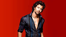 Hrithik Roshan Treats Fans With Birthday Selfie, Tinsel Town Wishes 'Greater Glory'