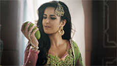 Viral: Katrina Kaif Handles Eager Fan Like A Boss And The Internet Is Full Of Praise