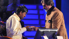 Whose Feet Did Big B Touch For Blessings On KBC 11?