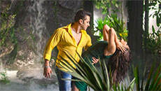 What? Did Salman Khan kiss Jacqueline for 'Kick'?