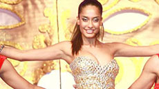 Lisa Haydon upped the glamour quotient at Monica & Karishma's show