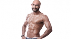 Parineeti Finds Ranveer's Bald Look Hot