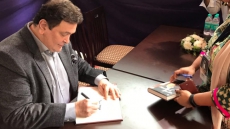 Rishi Kapoor Launches His Autobiography- 'Khullam Khulla, Rishi Kapoor Uncensored'