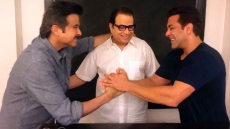 Race 3: Salman Welcomes Anil Kapoor On Board With A 'Jhakas' photo