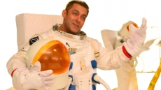 Salman To Don Astronaut Look For Bigg Boss Promo
