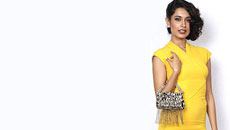 Sarah Jane Happy To Have Friends In Debut Video