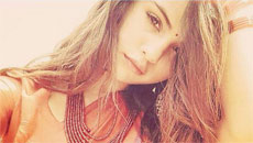 Spotted: Selena Gomez dons sari and bindi, posts selfie on Instagram