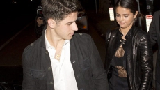 Selena Gomez dines with mystery man