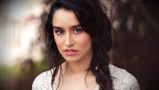 I Am Comfortable Being Clicked Without Make-up: Shraddha Kapoor