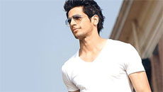 Sidharth Malhotra Turns 30, Ready For 'Action'