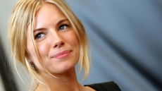 Mark Ruffalo, Bradley Cooper Give Great Hugs: Sienna Miller