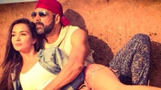 Akshay Cosies Up With Amy In 'Singh Is Bliing'