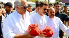 See Pics: Boney Kapoor Immerses Sridevi’s Ashes In Haridwar. Anil Kapoor, Amar Singh Accompany Him