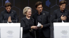 Shah Rukh Khan Gets Special Honour In Davos, And Asks Cate Blanchett For Selfie