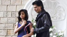 I'll be happy if Suhana becomes heroine: SRK
