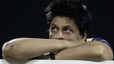 Shah Rukh Khan Undergoes Knee Surgery, Advised Rest