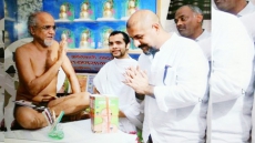 Vishal Dadlani Meets Jain Monk Tarun Sagar To Apologise, Says 'We Are Friends Now'