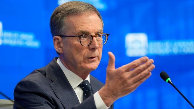 Bank of Canada holds key rate as Macklem downplays recession talk