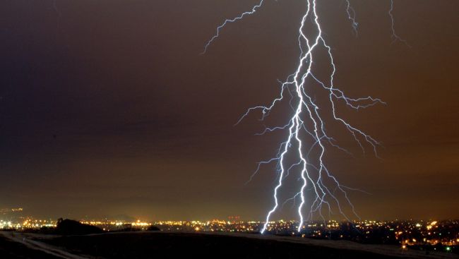Environment Canada warns of gusts, hail amid thunderstorm strikes in Metro Vancouver