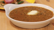 Sanjeev Kapoor's MAA CHOLEYAAN DI DAL Recipe