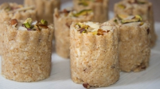 Semolina & Khoya Pinni