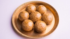 Til gur ladoo