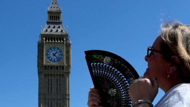 How to stay safe while traveling during extreme heat
