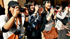 Digital Camera Ruining Travelling? Forget Camera, Live The Moment Instead