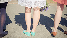 How To Wear Flat Shoes?