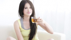 Get Spot-free Face, Silky Tresses With Green Tea